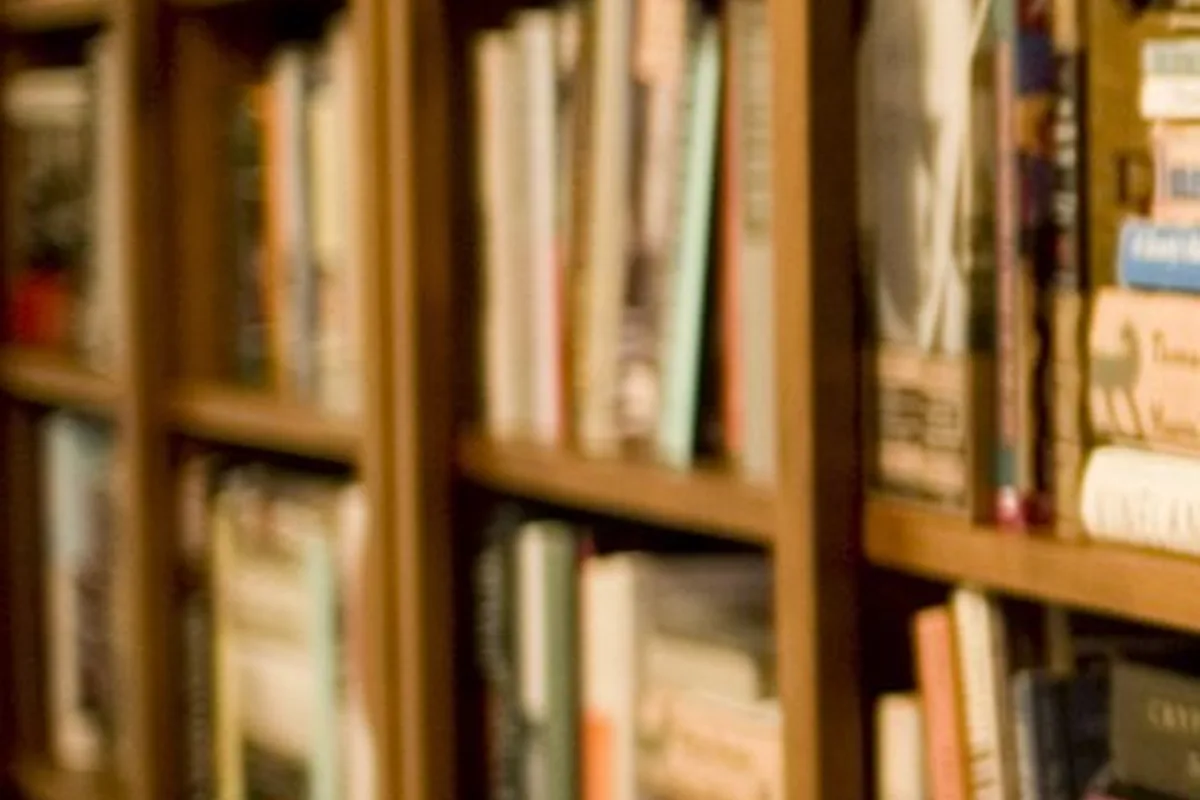 Bücher senkrecht ohne Personen